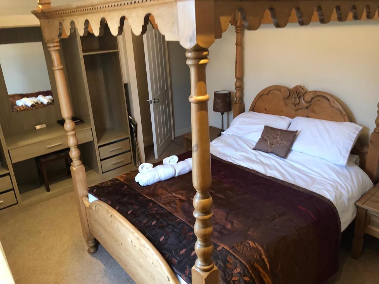 The Blacksmith Arms Bed and Breakfast Alton  Buitenkant foto